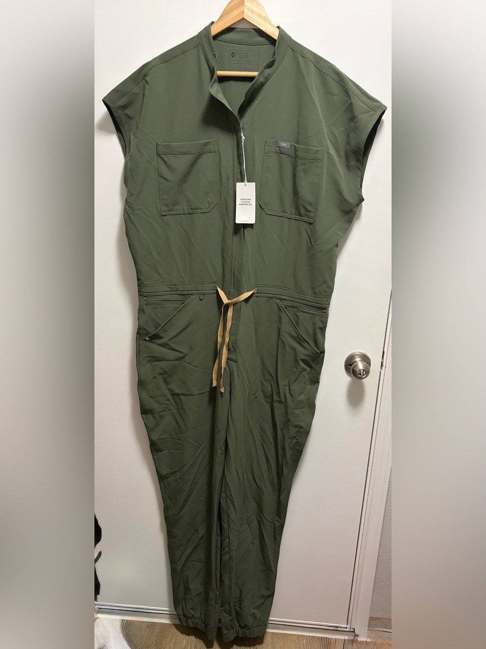 NWT FIGS Rafaela Cargo Jogger Scrub Jumpsuit Moss Green Women’s Size XXL Tall